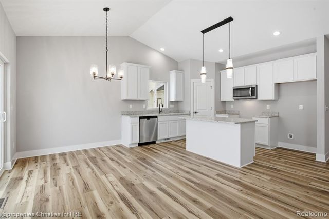 23150 Waterview Drive, New Boston, MI 48164