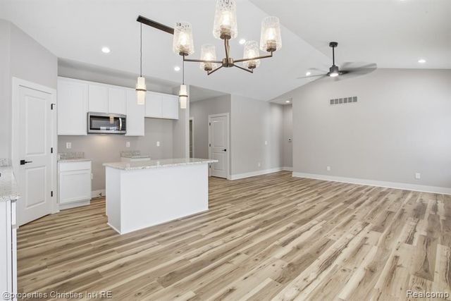 23150 Waterview Drive, New Boston, MI 48164