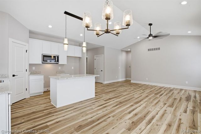 23150 Waterview Drive, New Boston, MI 48164