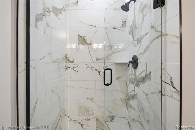 23150 Waterview Drive, New Boston, MI 48164