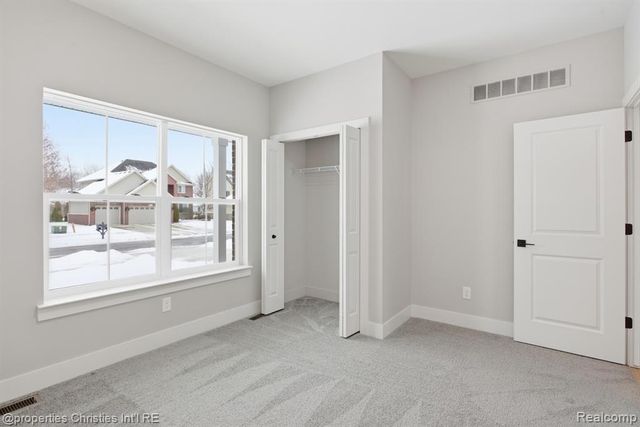 23150 Waterview Drive, New Boston, MI 48164