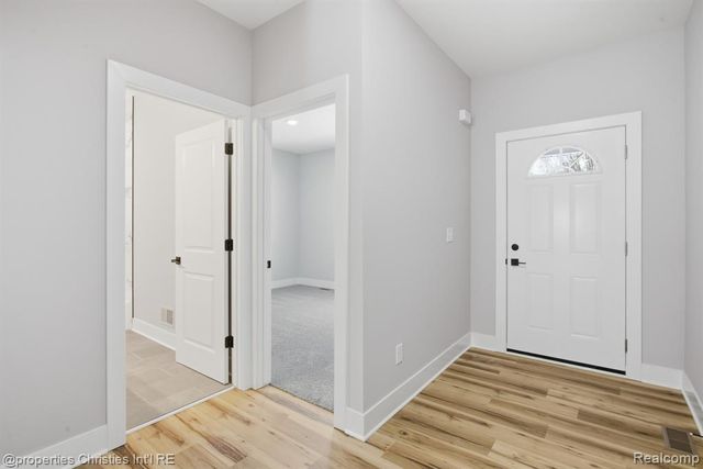 23150 Waterview Drive, New Boston, MI 48164