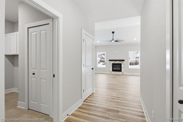 23150 Waterview Drive, New Boston, MI 48164