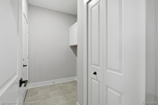 23150 Waterview Drive, New Boston, MI 48164