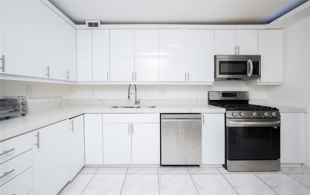 2030 S Ocean Dr 227, Hallandale Beach, FL 33009