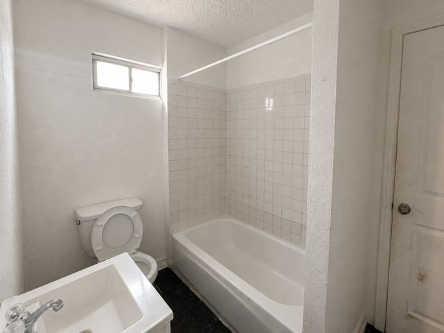 1309 S Riverside Drive, Fort Worth, TX 76104