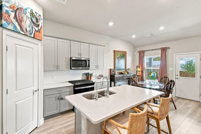 5525 Summit Creek Road, Fort Worth, TX 76126