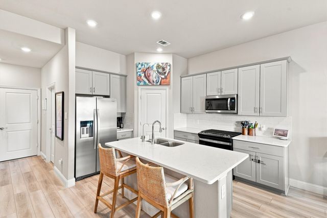 5525 Summit Creek Road, Fort Worth, TX 76126
