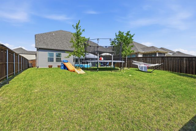 5525 Summit Creek Road, Fort Worth, TX 76126
