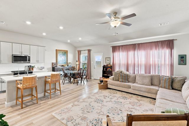 5525 Summit Creek Road, Fort Worth, TX 76126