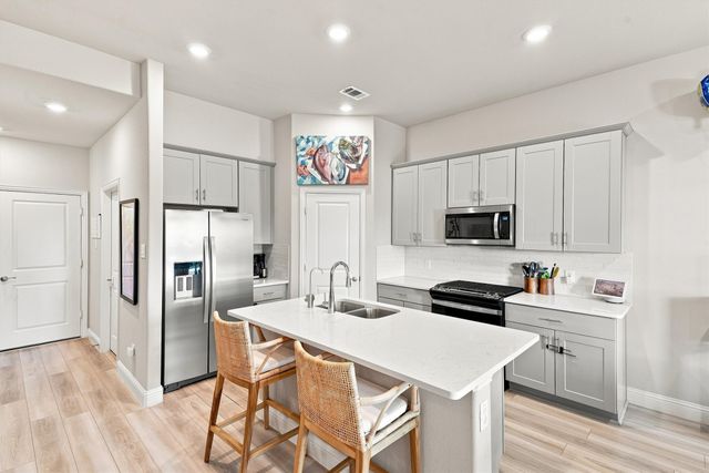 5525 Summit Creek Road, Fort Worth, TX 76126