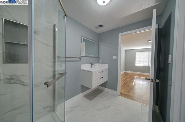 1646 Brookside Dr, San Leandro, CA 94577