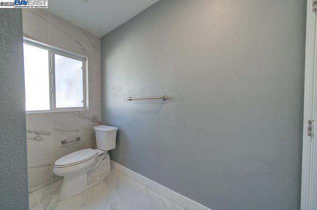 1646 Brookside Dr, San Leandro, CA 94577