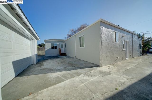 1646 Brookside Dr, San Leandro, CA 94577