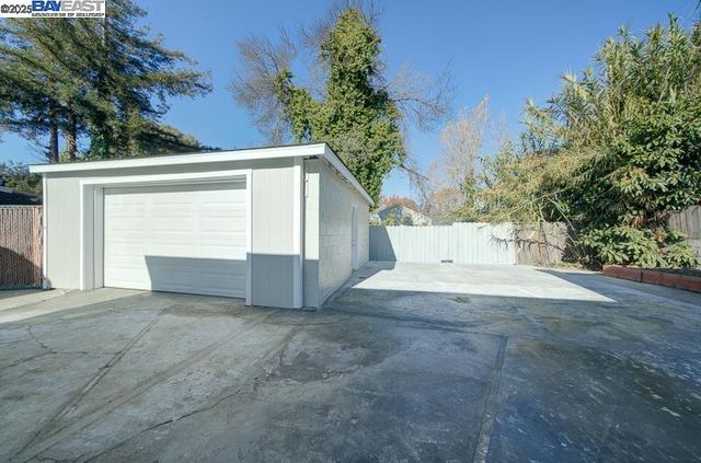 1646 Brookside Dr, San Leandro, CA 94577