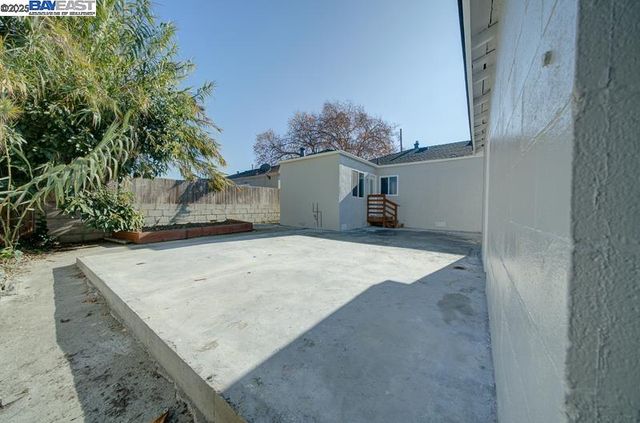 1646 Brookside Dr, San Leandro, CA 94577