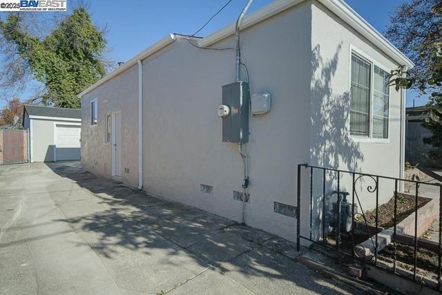 1646 Brookside Dr, San Leandro, CA 94577