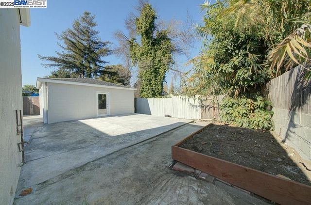 1646 Brookside Dr, San Leandro, CA 94577