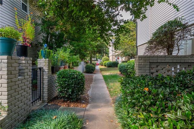 6940 Roswell Road B4, Sandy Springs, GA 30328