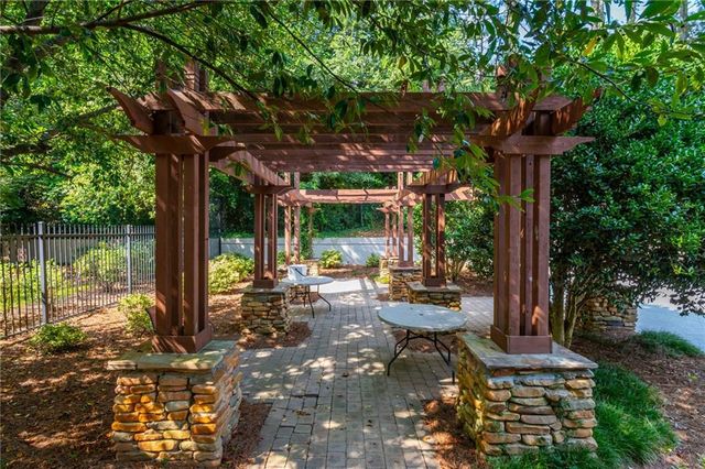 6940 Roswell Road B4, Sandy Springs, GA 30328