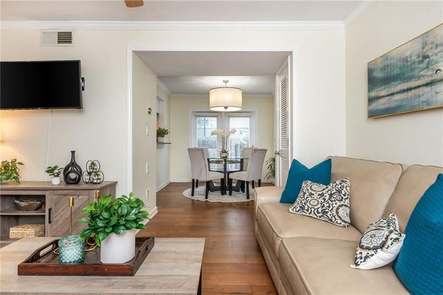 6940 Roswell Road B4, Sandy Springs, GA 30328