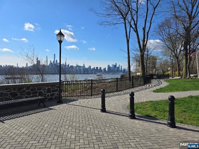 321 79th Street 29, North Bergen, NJ 07047