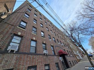 321 79th Street 29, North Bergen, NJ 07047