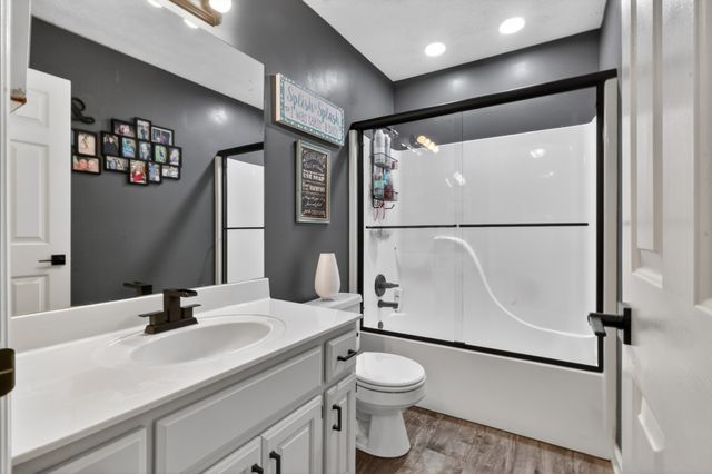 104 Grassmere Ct, Portland, TN 37148