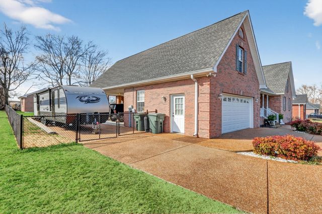 104 Grassmere Ct, Portland, TN 37148