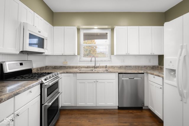 8421 W Old Nashville Road, Columbus, IN 47201