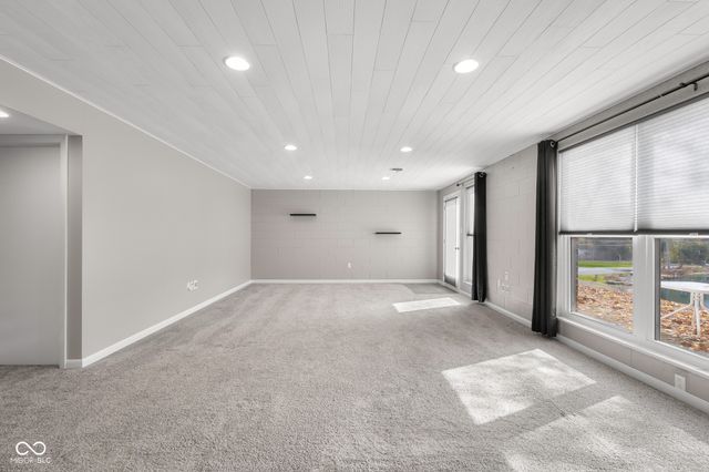 8421 W Old Nashville Road, Columbus, IN 47201