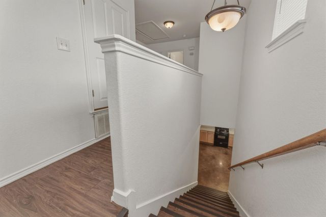 2405 E 9th ST A, Austin, TX 78702