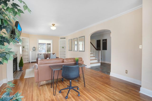 2542 Meadowwood Drive, Toledo, OH 43606