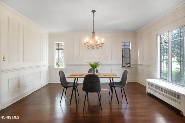 2542 Meadowwood Drive, Toledo, OH 43606