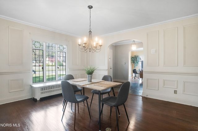 2542 Meadowwood Drive, Toledo, OH 43606