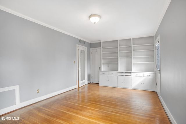 2542 Meadowwood Drive, Toledo, OH 43606