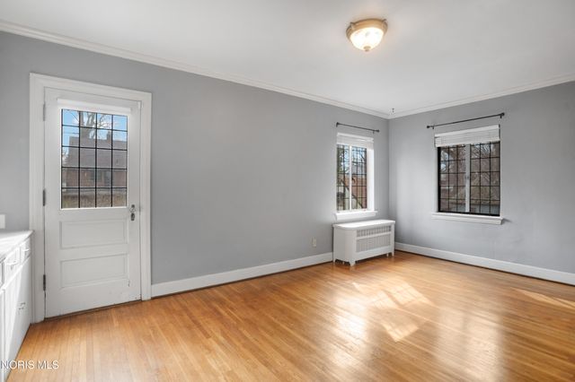 2542 Meadowwood Drive, Toledo, OH 43606