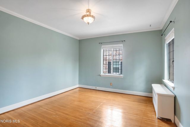 2542 Meadowwood Drive, Toledo, OH 43606