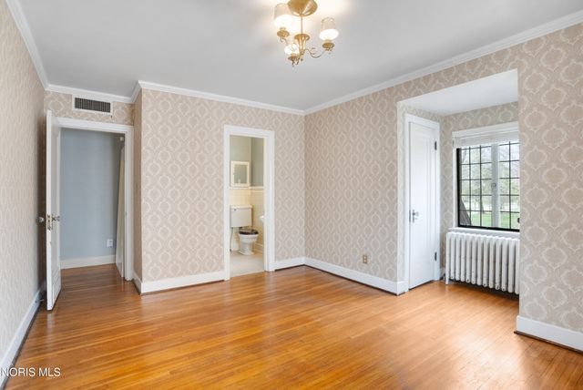 2542 Meadowwood Drive, Toledo, OH 43606