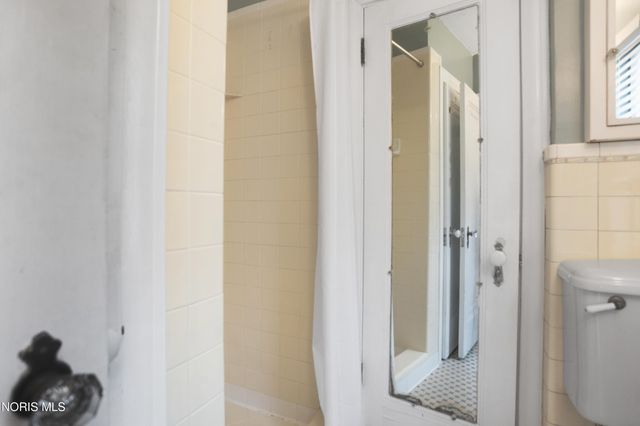 2542 Meadowwood Drive, Toledo, OH 43606