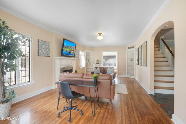 2542 Meadowwood Drive, Toledo, OH 43606