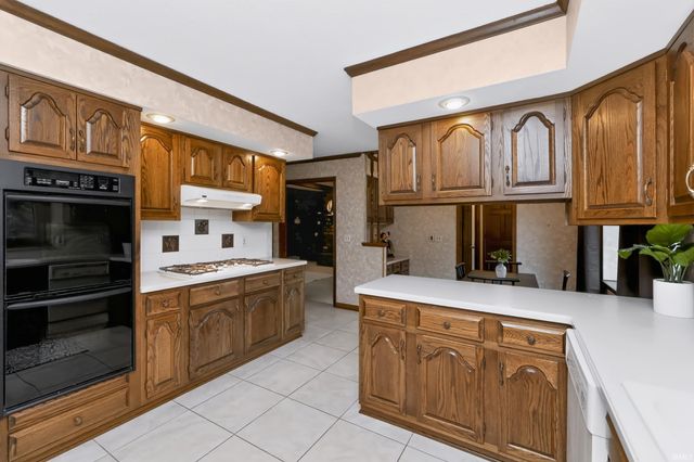 51200 Pheasant Run Drive, Granger, IN 46530
