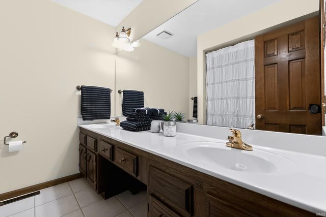 51200 Pheasant Run Drive, Granger, IN 46530
