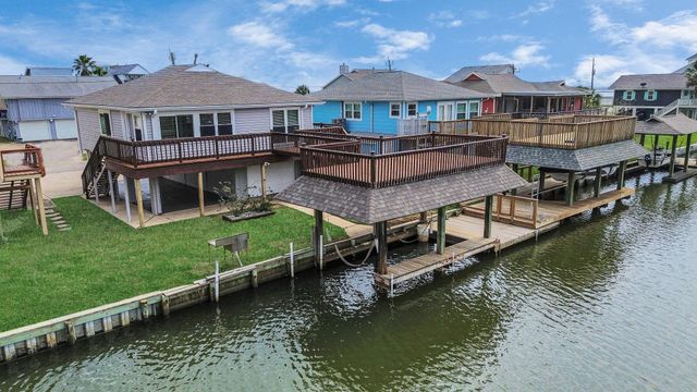 485 Pompano Street, Hitchcock, TX 77563