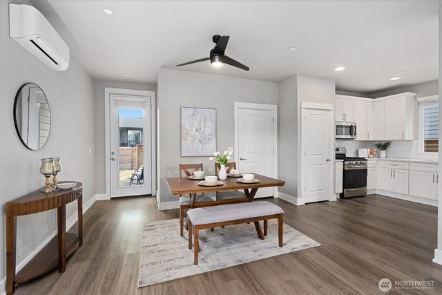 18774 E Edmunds Court E, Bonney Lake, WA 98391