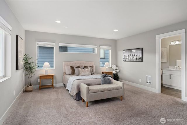 18774 E Edmunds Court E, Bonney Lake, WA 98391