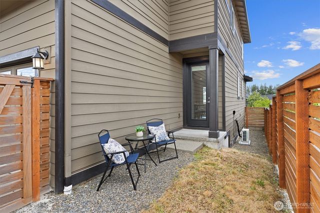 18774 E Edmunds Court E, Bonney Lake, WA 98391
