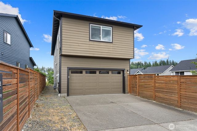18774 E Edmunds Court E, Bonney Lake, WA 98391