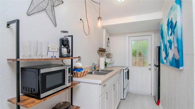 1466 LAURA STREET, Clearwater, FL 33755