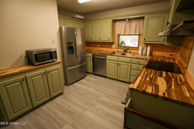 131 Chapel Clliff Drive, Raymond, MS 39154